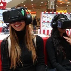 商場內的 VR 雲霄飛車遊戲體驗- Codemodeon製作的虛擬實境經驗